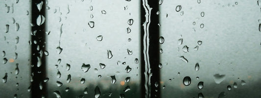 梅雨前のスマホ・ノートPC熱対策｜初夏のデスク環境を快適に整える方法