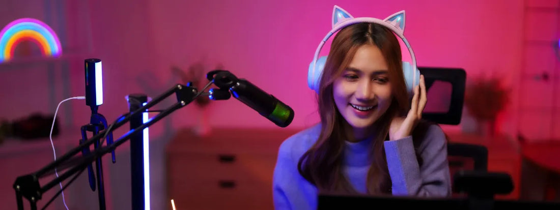 【配信・ゲーミング部屋】ただの「自室」が「スタジオ」に変わる。USBネオンサインの魔力と、失敗しない選び方