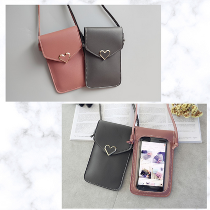 Soar ｜可愛いハートチャームのスマホショルダーポーチ｜ ソア ポーチ スマホ ポシェット ショルダー ストラップ バッグ ミニバック 小物入れ スマホポーチ 肩掛け 可愛い 上品 高見え 便利 持ち運び ショッピング ブランド レディース おしゃれ 携帯 iPhone15 アイフォン 斜めがけ かわいい スマホ ハート ゴールド
