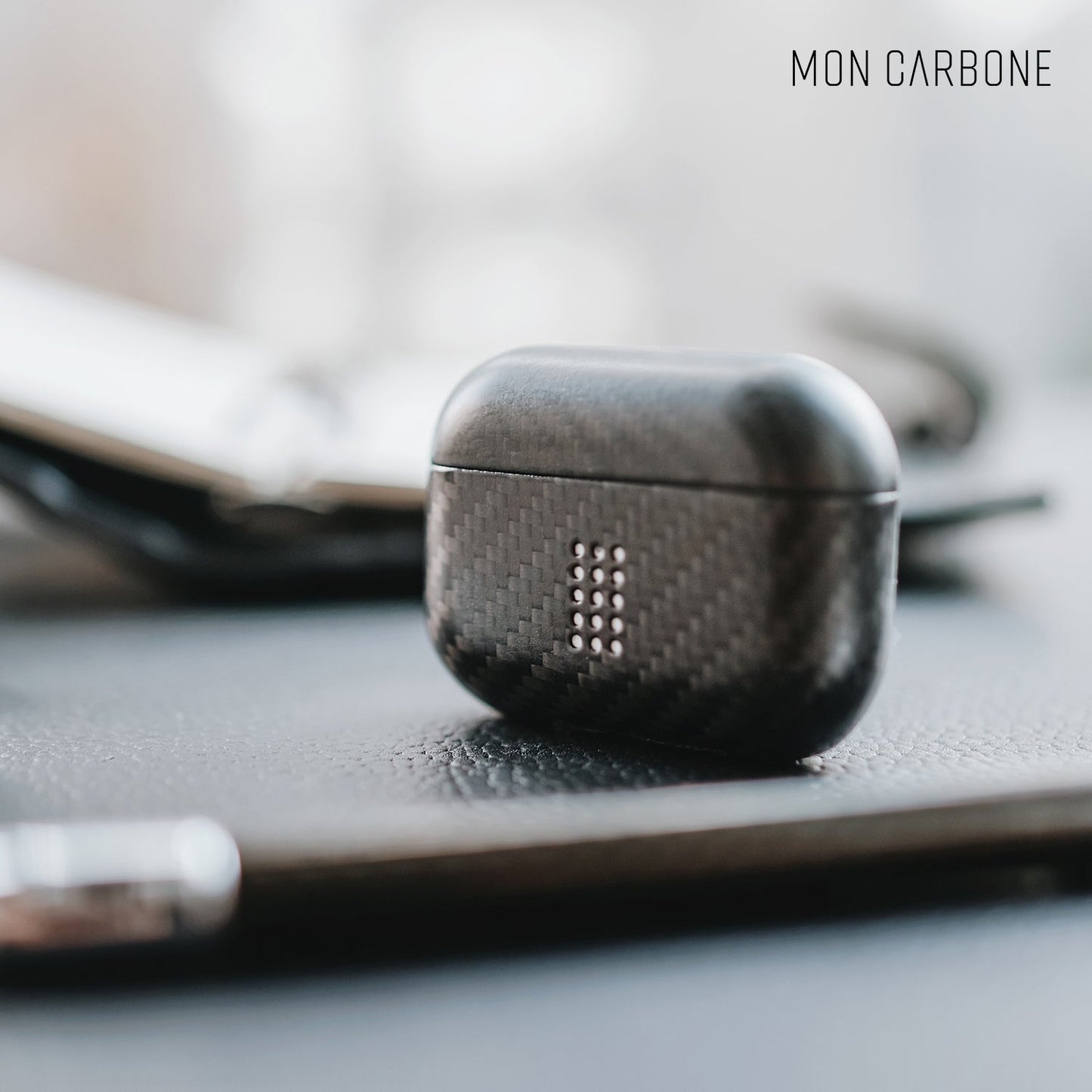 旧機種対象！棚卸SALE！【訳あり/新品】monCarbone AirPoksPro ケース DuPont™ケブラー®を使用　本物のカーボンケース　マットorグロス　ワイヤレス充電対応　薄さ0.6mmで軽い モンカーボン